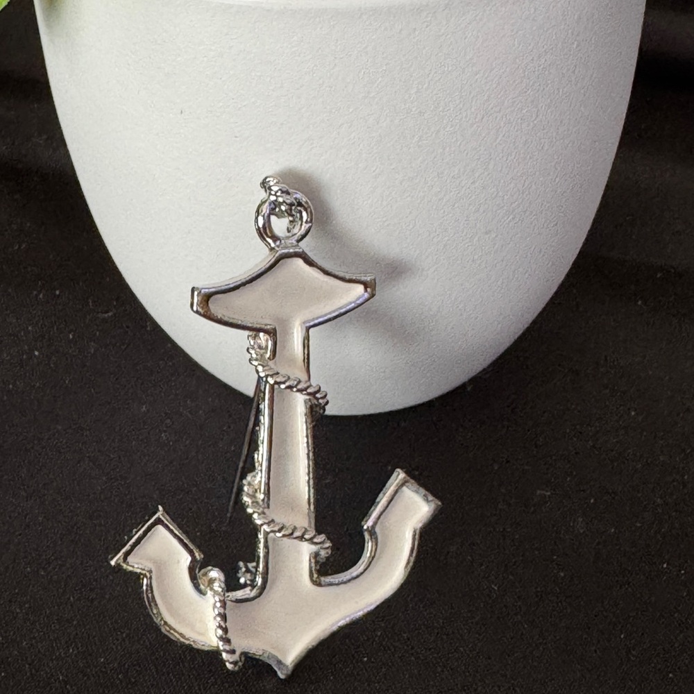 💜 Vintage Nautical White Enameled Anchor with silver rope Brooch Pin 1 1/4”